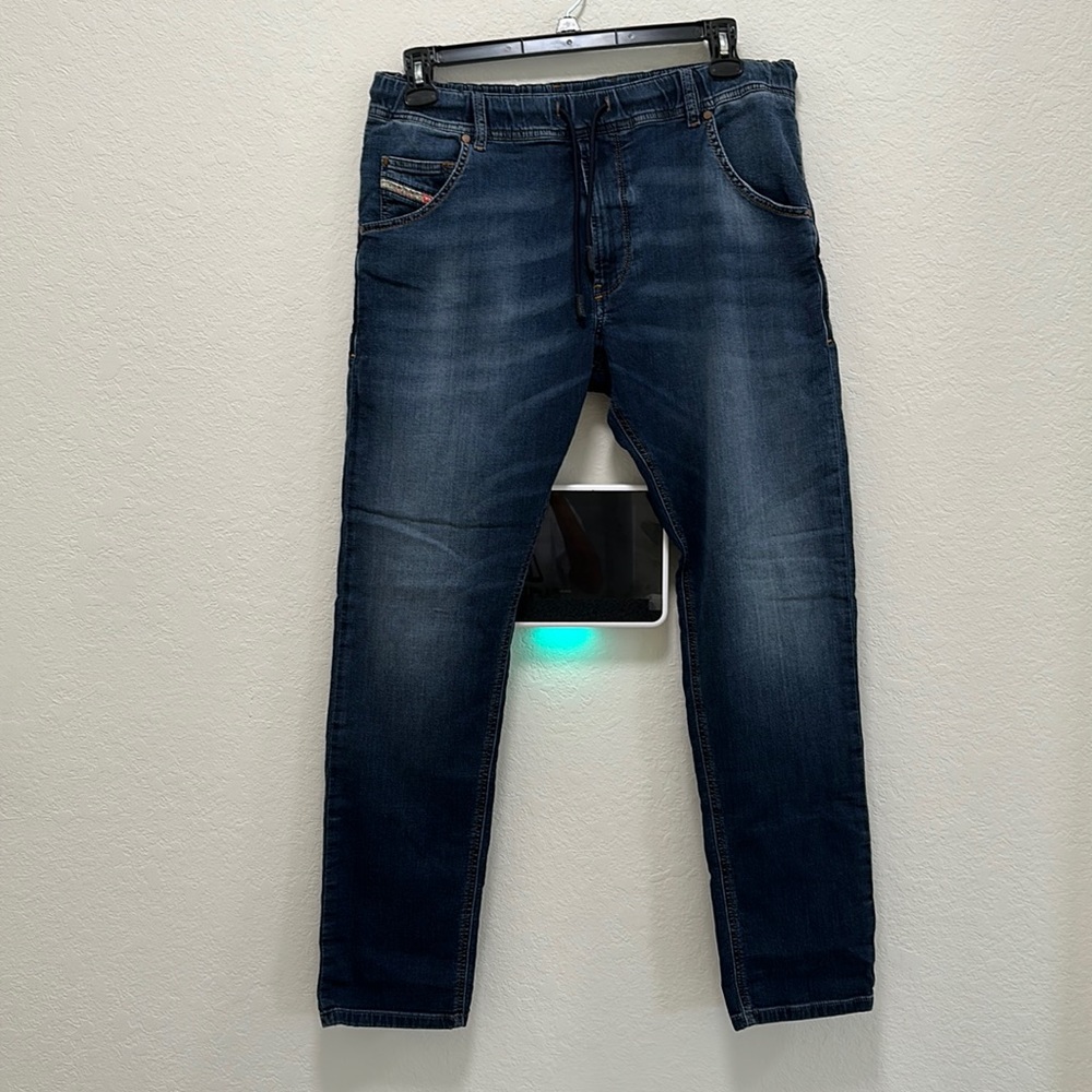 Men’s Diesel size 34 denim jogger pant